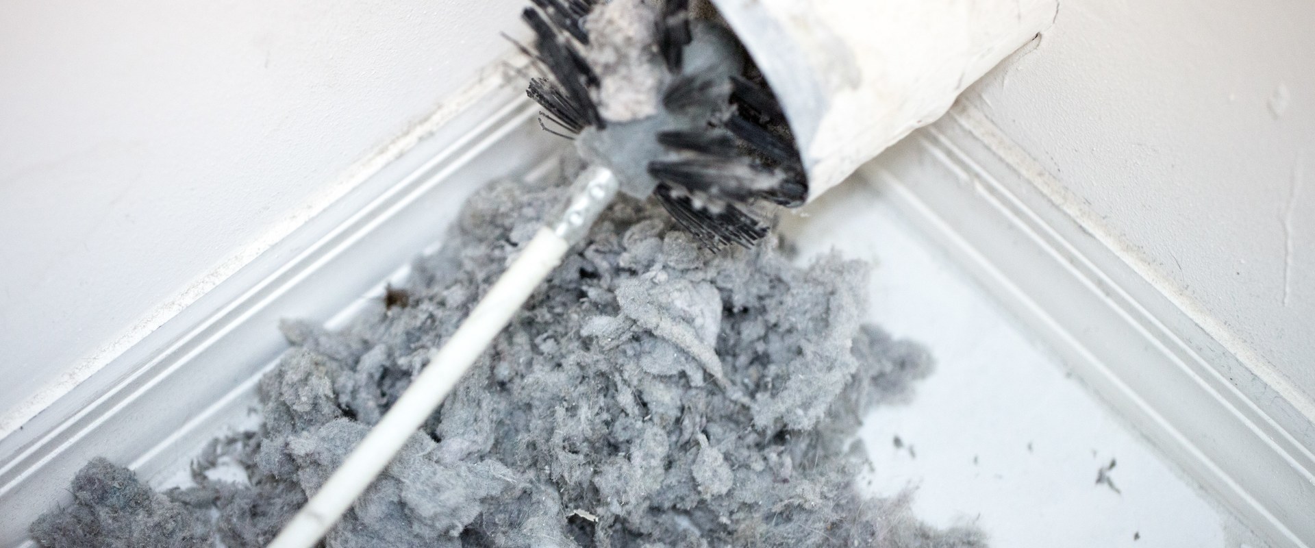 A Comprehensive Guide to Cleaning a Dryer Vent